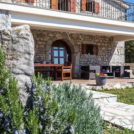 Korina Villa Pinezici (Krk)