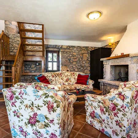 Korina Villa Pinezici (Krk)