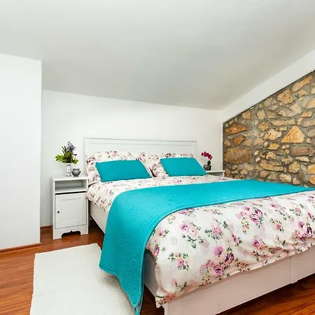 Korina Villa