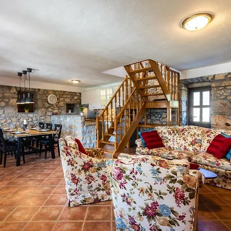 Korina Villa *