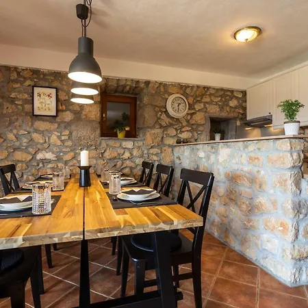 Villa Korina Pinezići