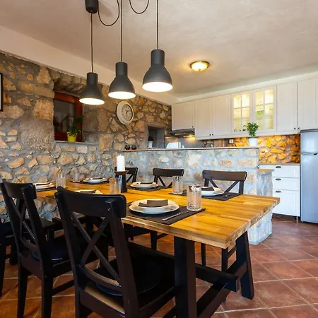 Korina Villa