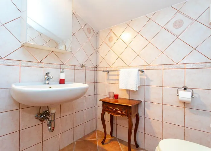 Korina Pinezici (Krk)