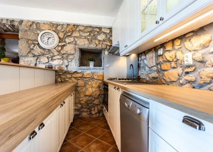 Korina Villa Pinezići